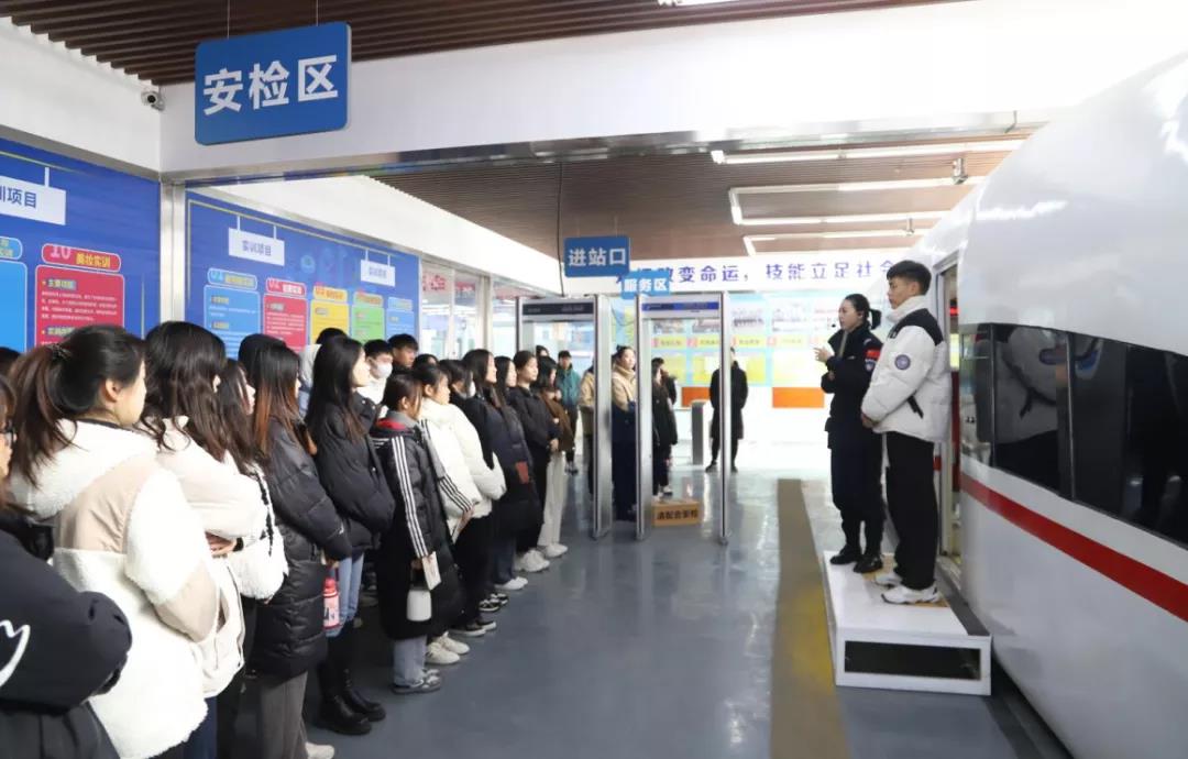 行业大咖进校园|分享市场前沿技术干货,助力城轨学子技能梦想!