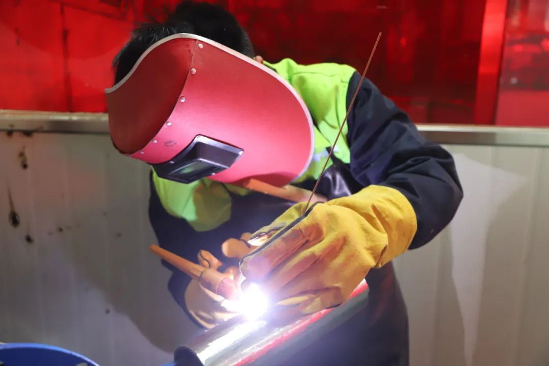 他们都组团来山东万通学焊工技术啦