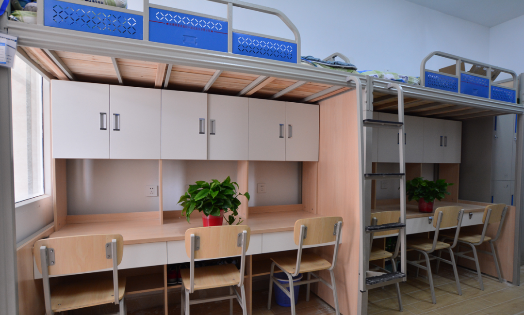 @2024万通新同学,2月15日统一集中报到,请新生准时到校办理入学手续!