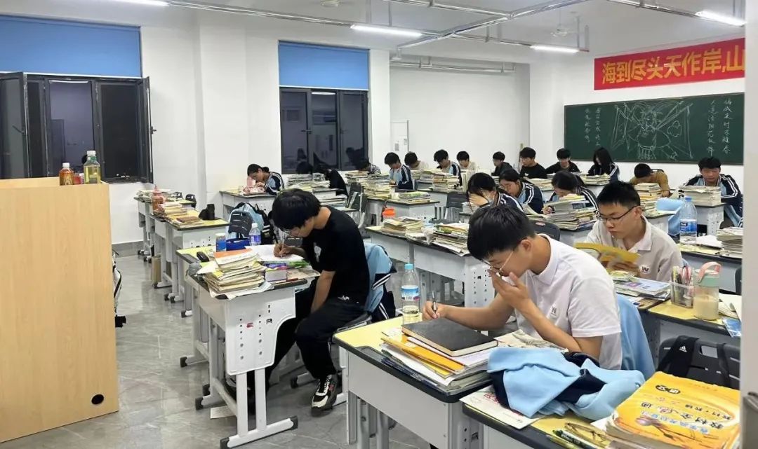 高中生落榜/滑档必看!就读山东万通职教高考复读班实现弯道超车,圆梦本科大学!