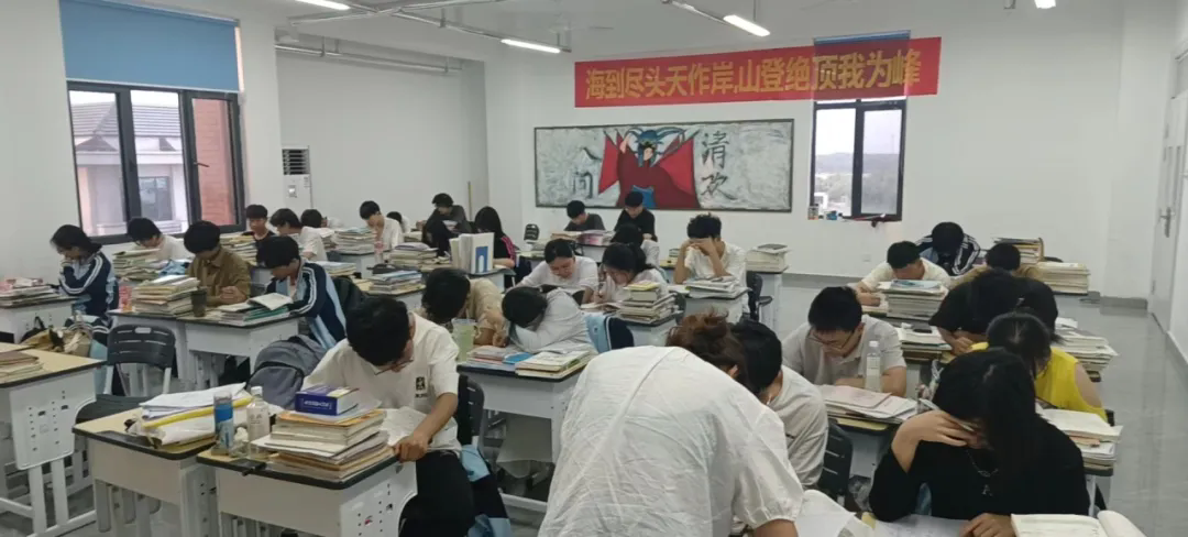 喜报|不同赛道同样出彩!山东万通职教高考再创佳绩!