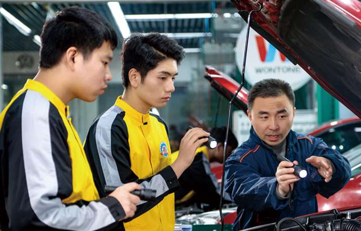 高中/中职毕业生,成绩不理想!来山东万通,更多选择实现弯道超车!