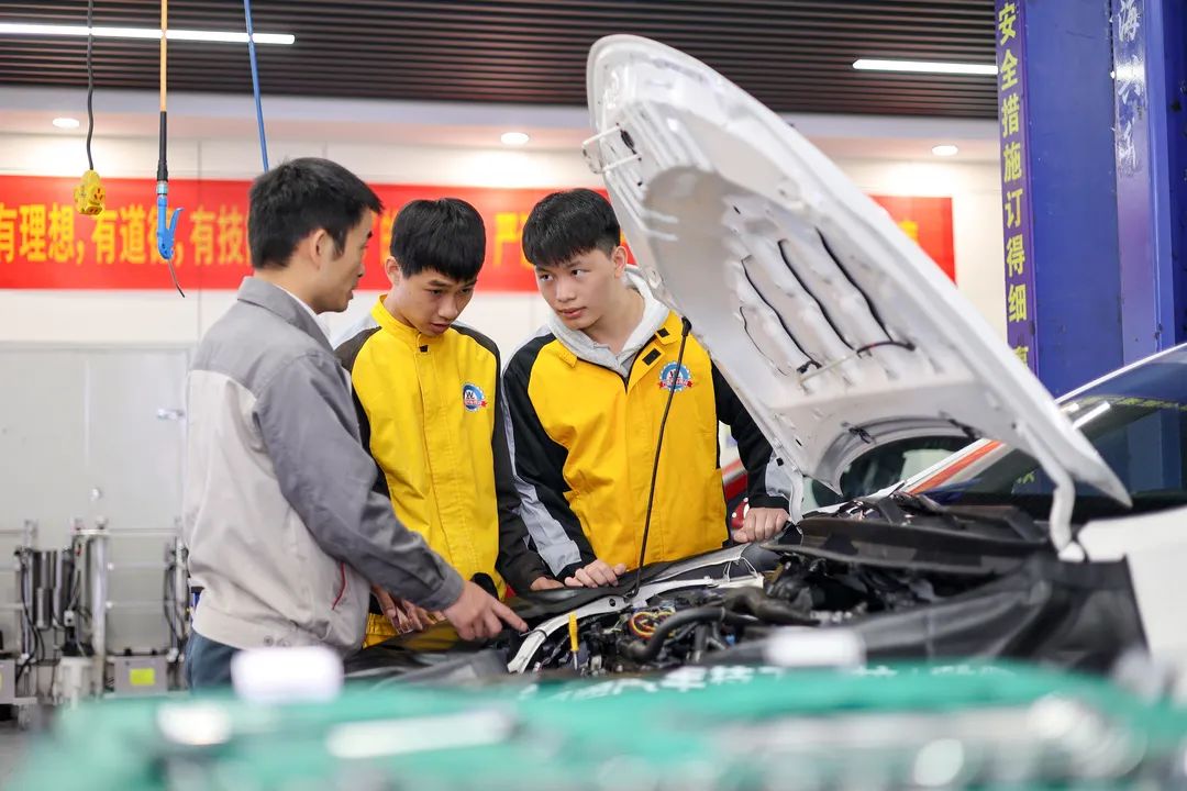 高中及中职生:想学技术,好就业有“钱途”才是硬道理!