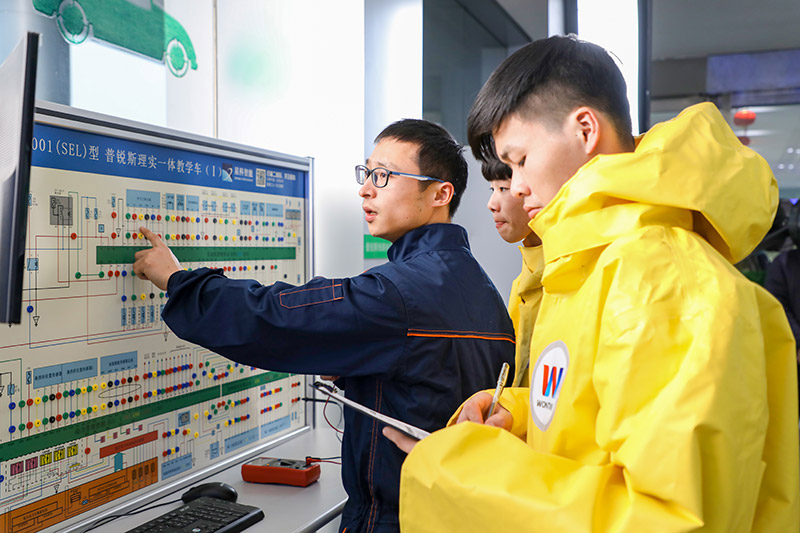 退伍不褪色！来山东万通学热门技术，开启就业新道路