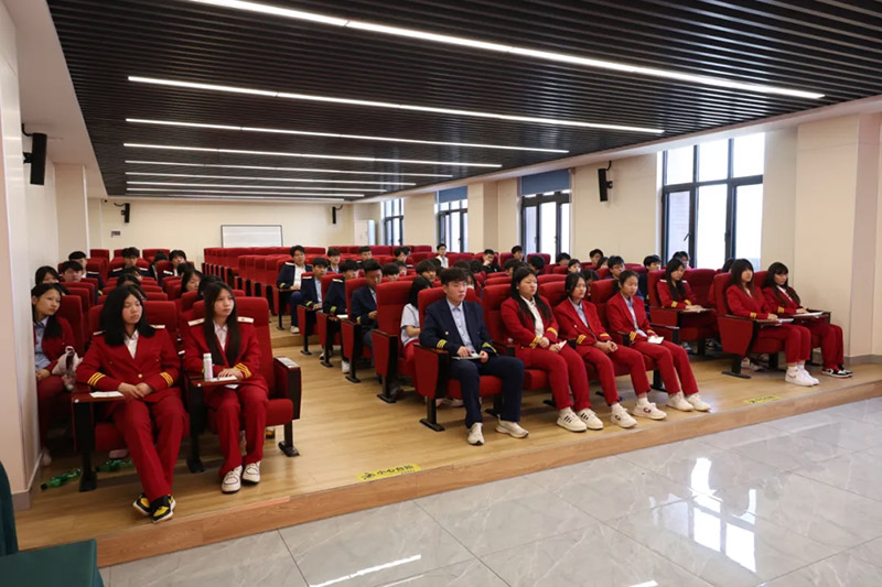 14-19岁的孩子找个工厂上班?不,学一门高薪热门技术才是明智之举!