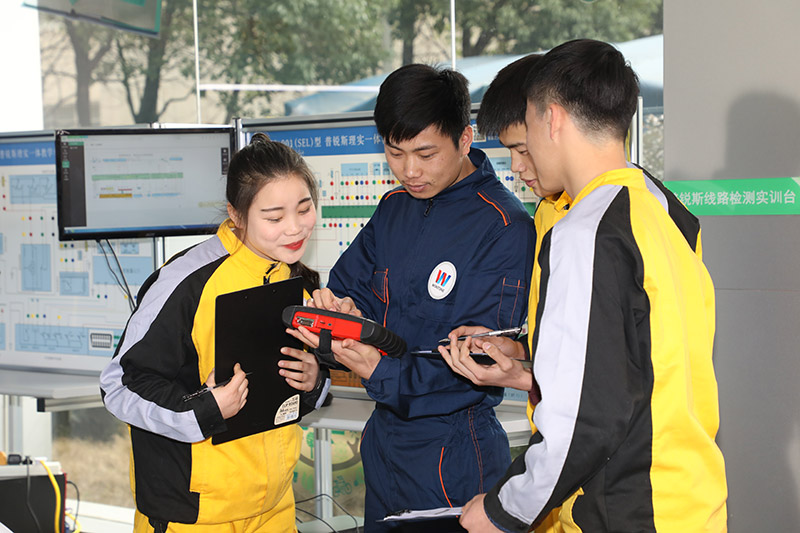 山东万通新能源汽车专业好不好