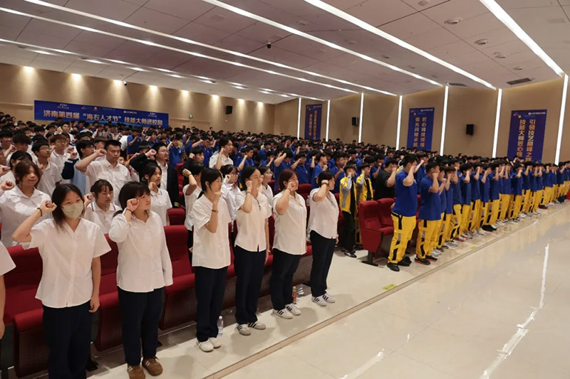 新学期・新起点・新征程|山东万通2026年上学期教育教学总结表彰暨秋季开学典礼隆重举行